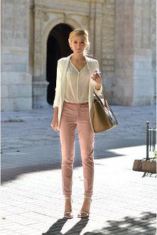 Biel i pudrowy róż