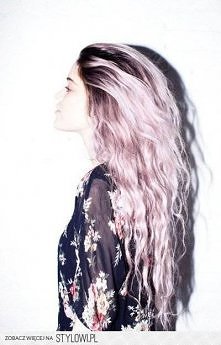 Blado- fioletowe włosy :)
Podobają się- LIKE