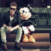 Miki :D no i jeszcze jakiś ...