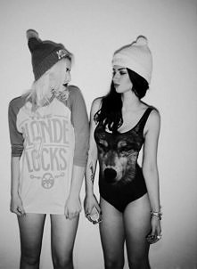 niom.