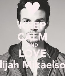 Kochacie go ?? Elijah Mikaelson jest gdzieś w waszych sercach ?  Bo w moim jest :****