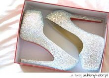 Diamentowe szpilki w pudełku ;)