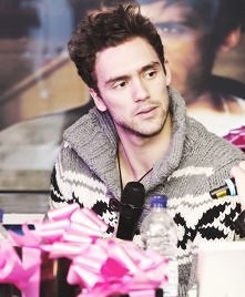 spojrzenie Andy'ego <3