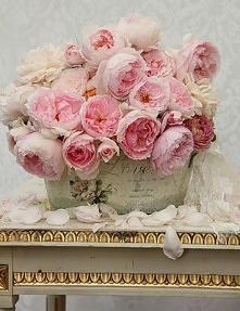 niezwykle romantyczny bukiet pastelowo różowych róż Austina