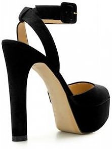 czarne sandałki na słupku