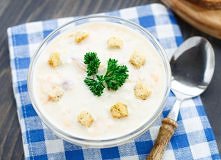 Zupa czosnkowa z serem żółt...
