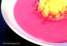 Czerwony barszczyk zabielany- zapraszam na bloga "Taste Eat"