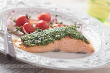 Filety z łososia ze szpinakiem