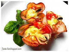 Kubeczki z jajem zapiekane- przepis znajduje się na blogu kulinarnym "Taste Eat"