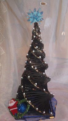 Choinka z papierowej wikliny