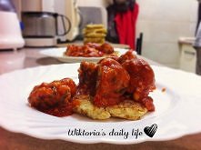 Pancakes jaglane z sosem pomidorowym i pulpecikami (klik)