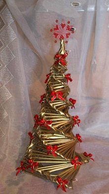 Choinka na złoto-czerwono