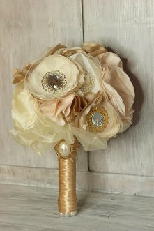 bukiet ślubny ręcznie wykonany