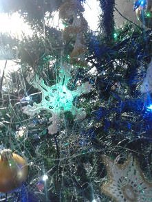 Ozdoby na choinkę zrobione na szydełku