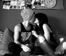 Wystarczy popełnić jeden mały błąd , aby spieprzyć w swoim życiu coś ważnego ! -,-