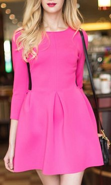 sukienka w kolorze fuksji