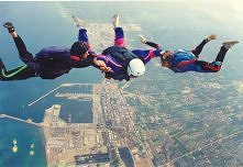 skok ze spadochronem w Duba...
