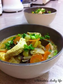 Tajska zupa kokosowa