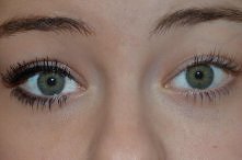 Jedna połowa twarzy pomalowane, a druga nie :) 
Może być moje oko ? Czy może coś zmienić, doradźcie mi :*