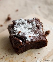 wegańskie brownie daktylowo-kokosowe