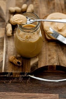 Masło orzechowe
Składniki na przepis podstawowy:

2 szklanki podpieczonych solonych orzeszków ziemnych*
* jeśli używamy niesolonych orzeszków, wtedy trzeba dodać soli, do smaku
...