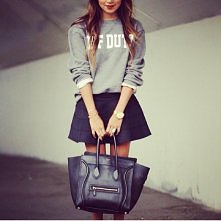 fajny zestaw troche elegancki troche sportowy :)