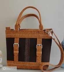 Torebka jest wykonana z gru...