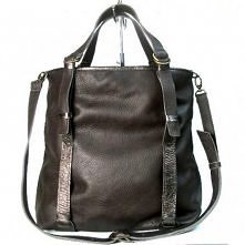 Duża torba uszyta 100 proc. ze skóry naturalnej. Kolor - ciemna czekolada. Szlufki, podszycia pasków oraz lamówka ze skóry metalicznej, ciemno złotej. Do noszenia w ręku lub na ...