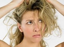 a co polecicie -najlepiej domowej roboty, bo tylko w to wierze - na zniszczone mrozem włosy?
tylko nie maseczkę z bananów, bo tego się nie da z włosów zmyć :D !