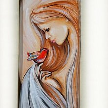 Anioł namalowany został farbami akrylowymi na starannie przygotowanej i zagruntowanej litej desce.
Dekoracja posiada z tyłu otwór umożliwiający zawieszenie jej na ścianie. Praca...