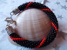 czarna z pomarańczowym paseczkiem, zapięcie typu toggle, dł. 21 cm