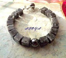 labradoryt z hematytem