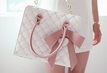 śliczna.. i to serduszko ;3