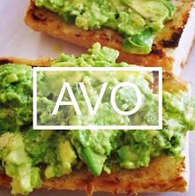 Avocado na chrupiącym piecz...
