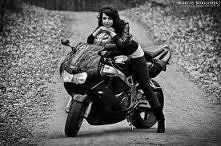 Że jesteśmy kobietami to ni...