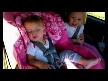 Reakcja śpiącego dziecka na...