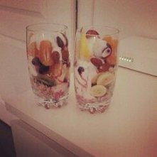 05.02.14 
Śniadanie 
Owoce+ jogurt nauturalny+ płatki owsiane