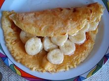 lekki omlet z bananem