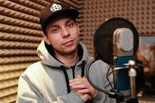 Kto lubi Bisza ?? ja uwielbiam , a przy okazji prosze was :Wszystkich fanów rapu zapraszam do lajkowania ! Chlopaki grają na własnych instrumentach i tworza rap . Starają się o ...