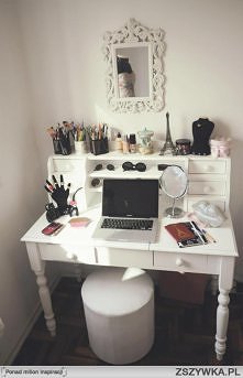 (8)Jestem kobietą, która ma...