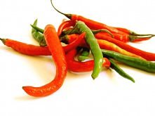 Składniki:

2 duże pomidory
½ cebuli sałatkowej
garść zielonych oliwek
2 łyżeczki soku z limonki
2 papryczki jalapeno (można zastąpić papryczkami chilli)
1 duży ząbek czosnku
1 ...