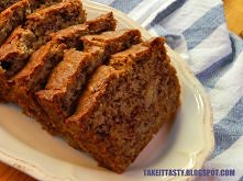 BANANA BREAD - CHLEBEK BANANOWY

Składniki:
3-4 dojrzałe banany
70g masła
200g mąki
szczypta soli
140g cukru
jajko
łyżeczka cukru z prawdziwą wanilią
łyżeczka sody
20-30g solony...