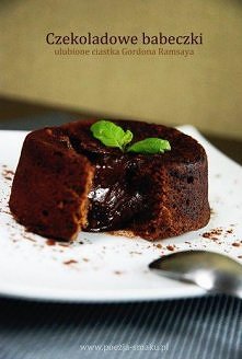 Składniki:

50 g masła (+ d...