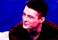 Tomek jest żywym srebrem, jest niezwykle energetycznym młodym człowiekiem, bardzo emocjonalny, trochę nie do okiełznania, ale to dobrze, bardzo dobrze.

Przy czym jest też człow...