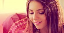 Victoria Justice
.gif.