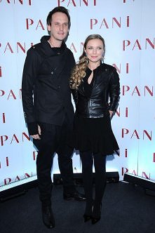 Czy idealne zgrani w życiu, nie wiemy. Stylistycznie jednak, z całą pewnością. Pascal Brodnicki z żoną, kompatybilnie rockowi, drapieżni, sympatyczni.

Więcej na Moda Cafe!