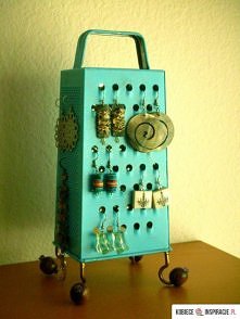 Wieszak na biżuterię ze sta...