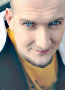 Tak pozytywny człowiek. Więcej takich ludzi!