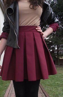 burgundowa spódniczka!