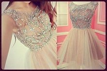 Przepiękna sukienka.!